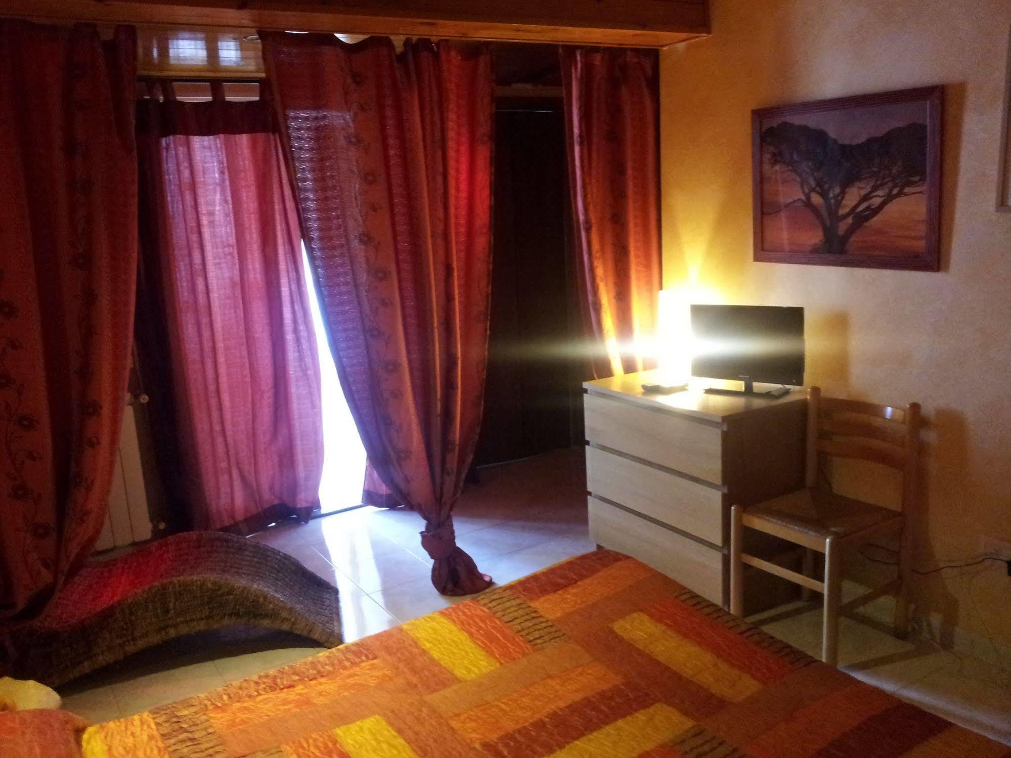B&B Triskeles Giardini Naxos Dış mekan fotoğraf