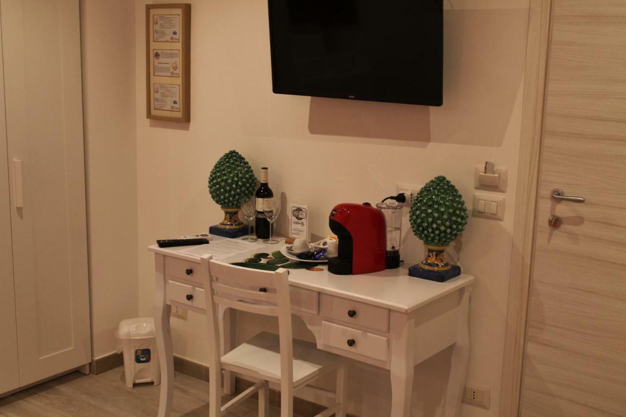 B&B Triskeles Giardini Naxos Dış mekan fotoğraf